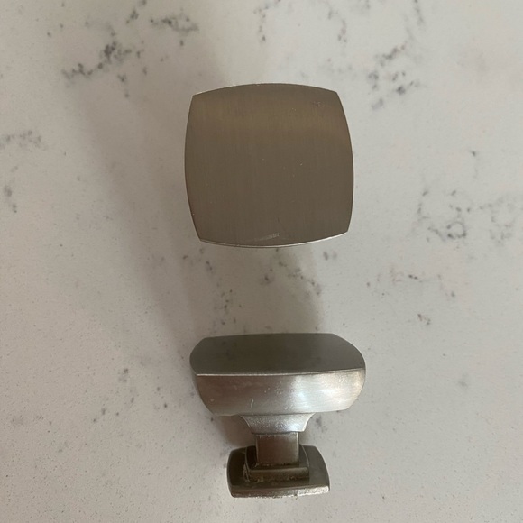 brushed nickel cabinet and drawer knobs - Picture 1 of 1